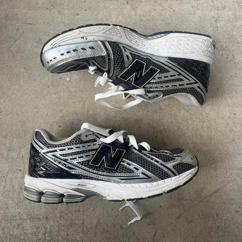 New Balance 1906R Silver sneakers size 7w